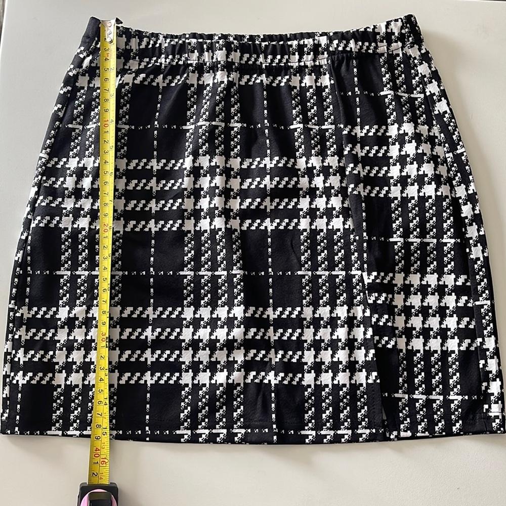 SHEIN cute patterned mini skirt small